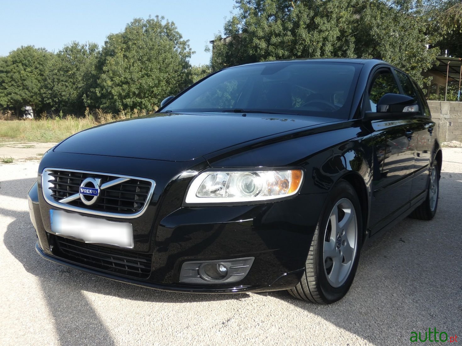 2011' Volvo V50 photo #3