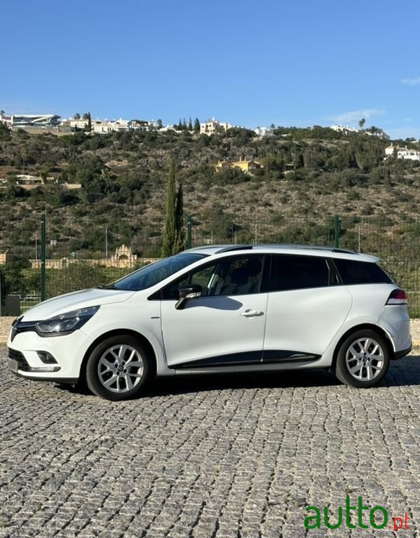 2018' Renault Clio Sport Tourer photo #3
