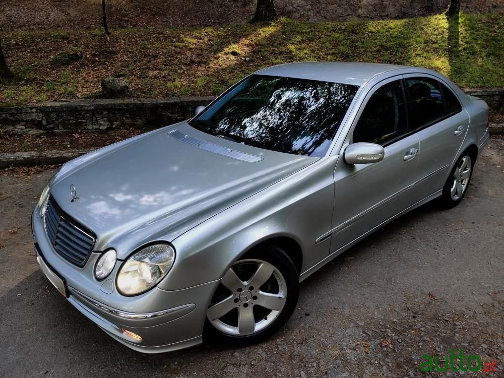 2003' Mercedes-Benz E-270 photo #3