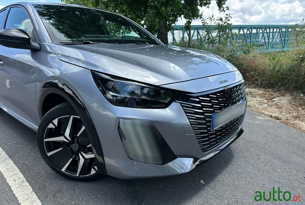 2024' Peugeot e-208 50 Kwh Gt photo #2
