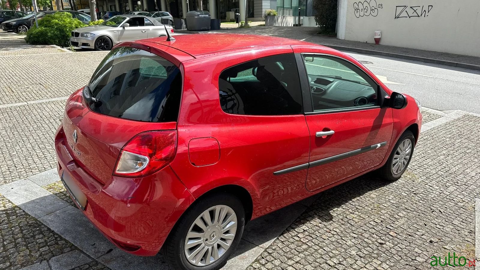 2010' Renault Clio photo #5