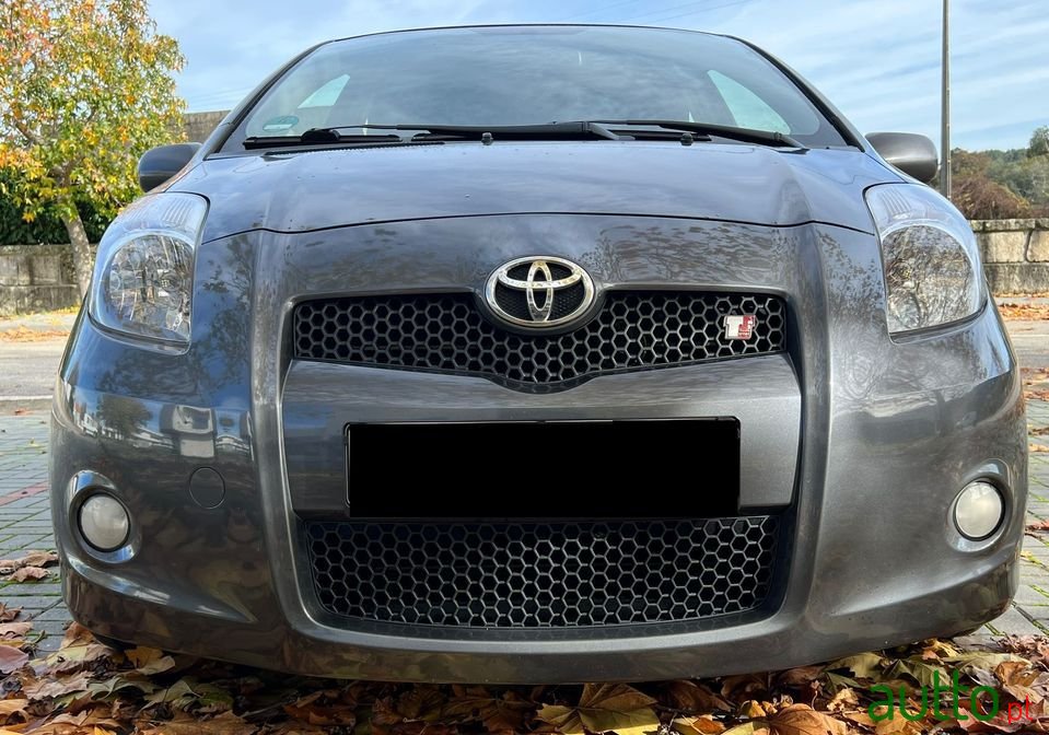 2008' Toyota Yaris photo #1