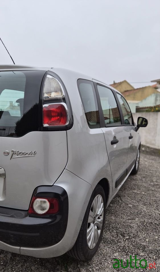 2009' Citroen C3 Picasso 1.4 Vti photo #1