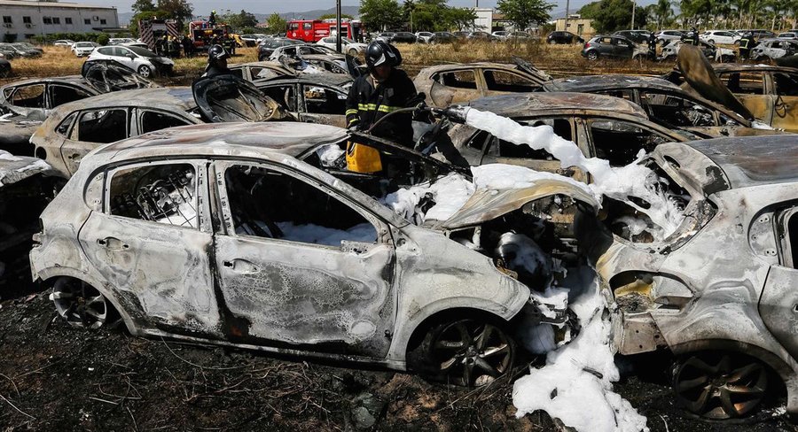 As imagens dos carros destruídos por incêndio em Faro