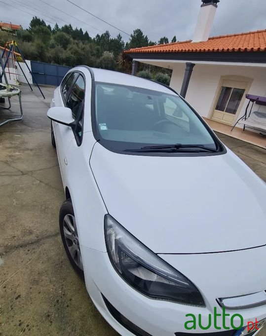 2014' Opel Astra Sports Tourer photo #1