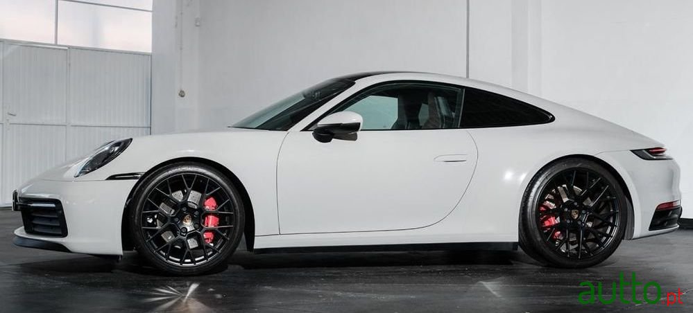 2019' Porsche 911 photo #2