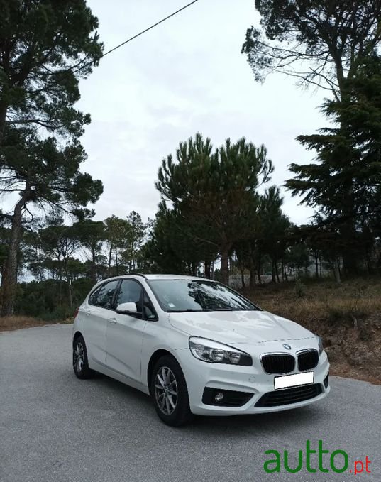 2015' BMW 216 Active Tourer photo #2