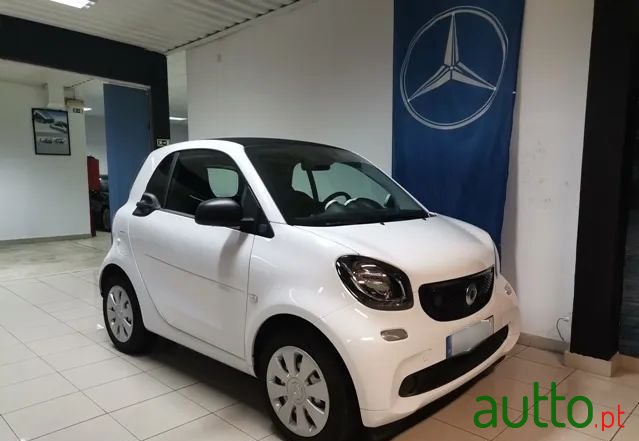 2019' Smart Fortwo Eq Pulse photo #1