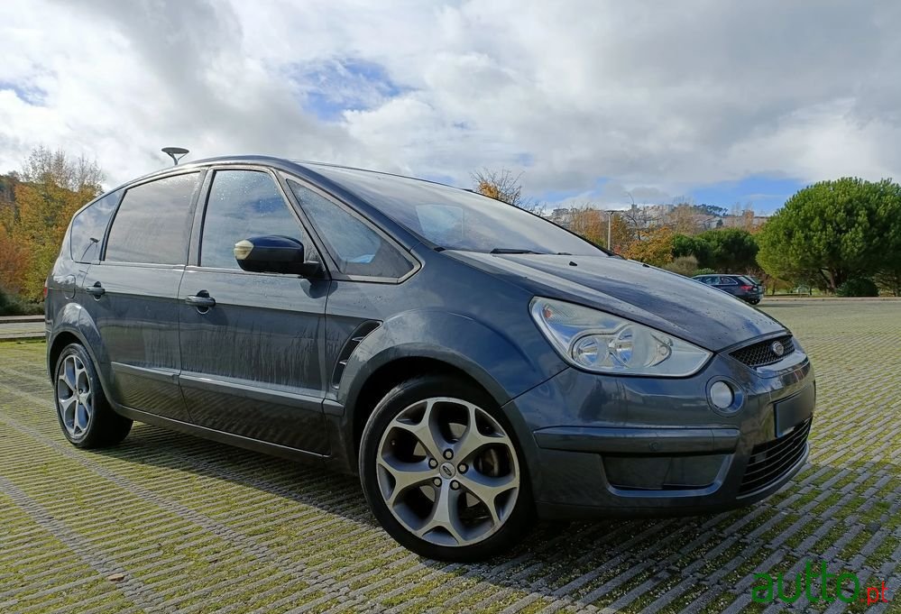 2009' Ford S-Max photo #1