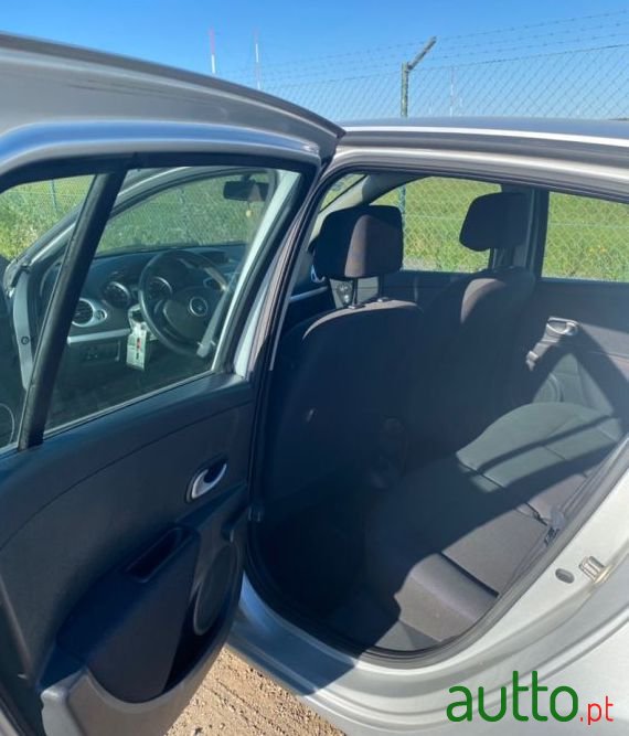 2007' Renault Clio photo #1