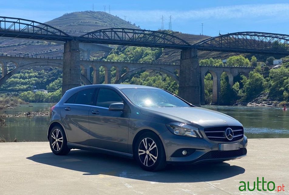 2015' Mercedes-Benz A-180 photo #6