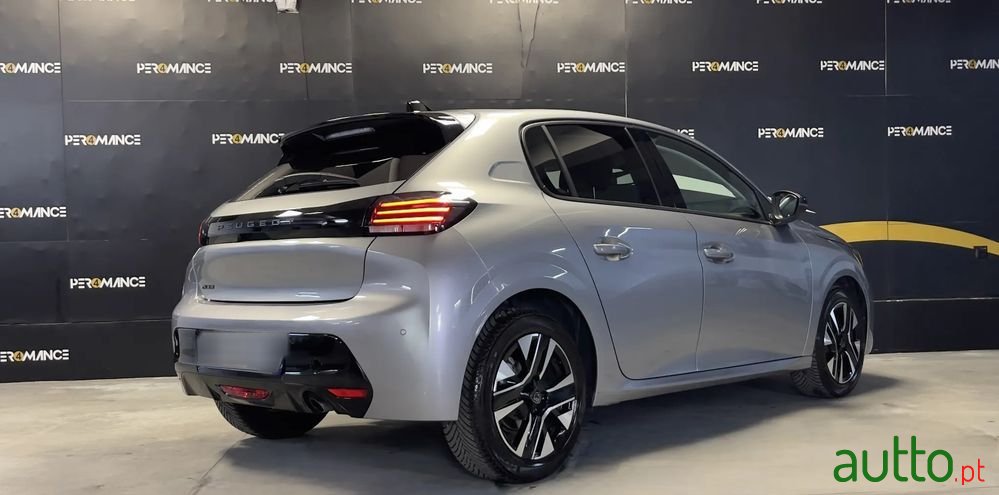 2024' Peugeot 208 1.2 Puretech Allure photo #2