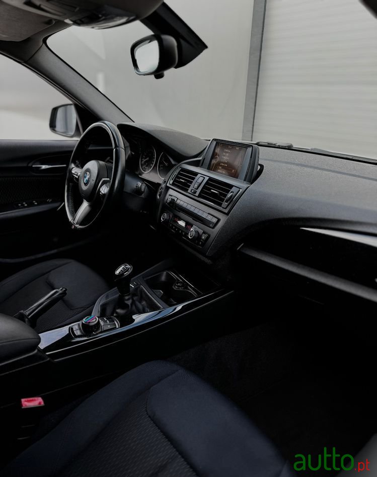 2012' BMW 116 D Line Sport photo #6