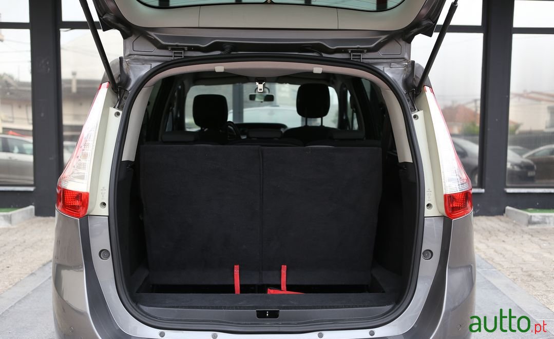 2013' Renault Grand Scenic photo #6