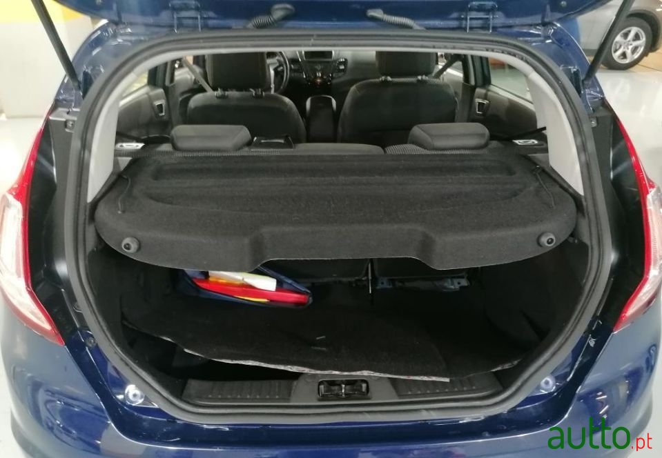 2016' Ford Fiesta photo #5