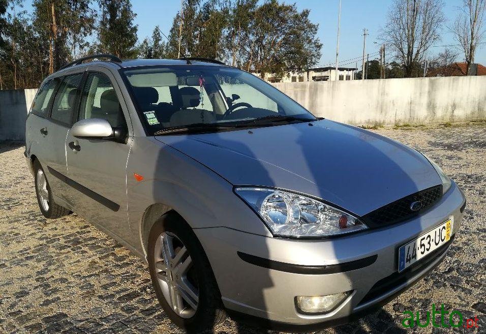 2002' Ford Focus Sw photo #1