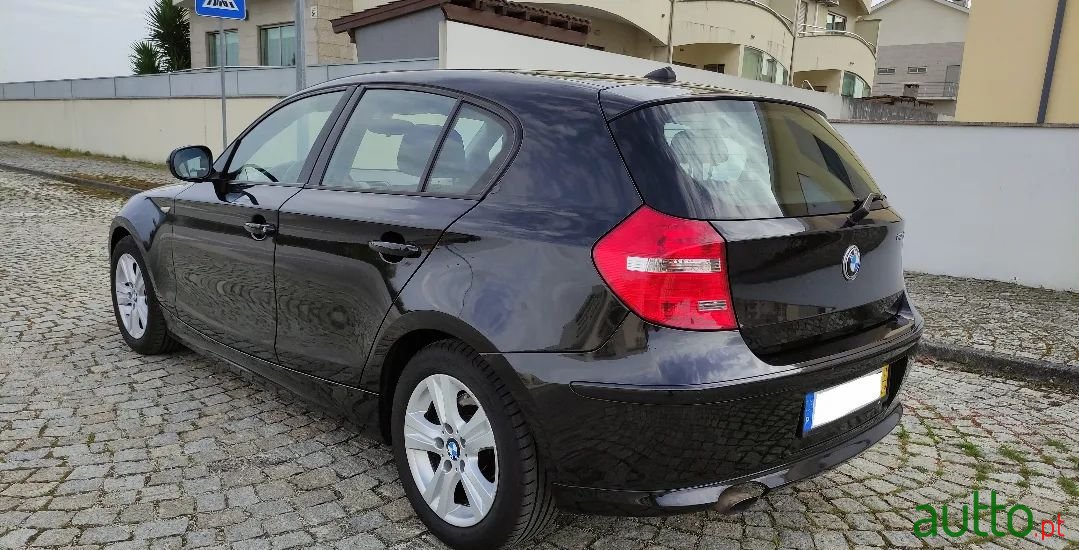 2011' BMW 118 photo #4