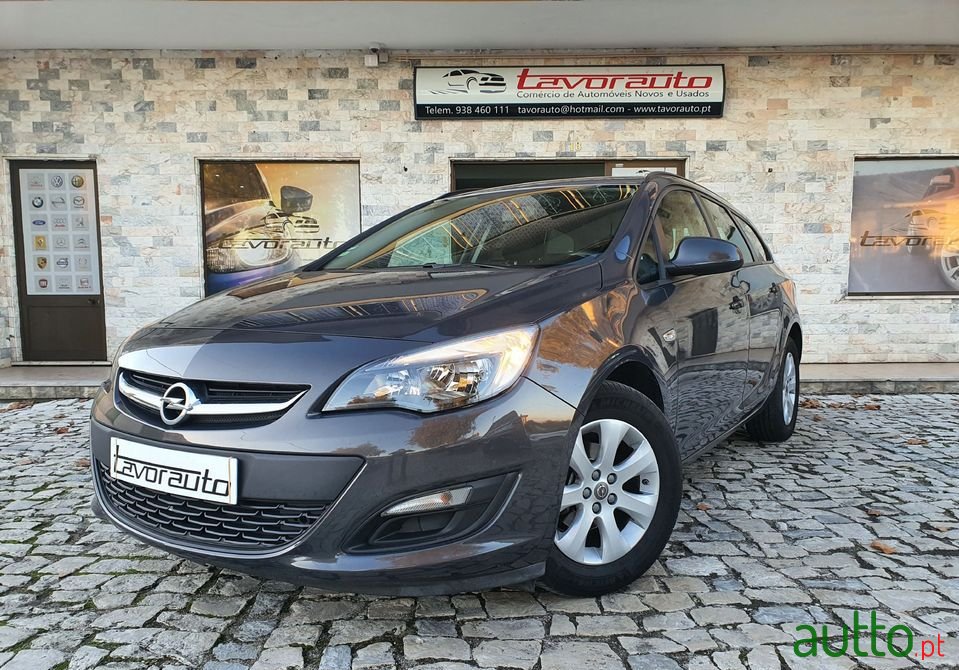 2014' Opel Astra Sports Tourer photo #1