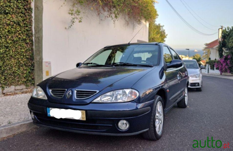 2002' Renault Megane photo #1