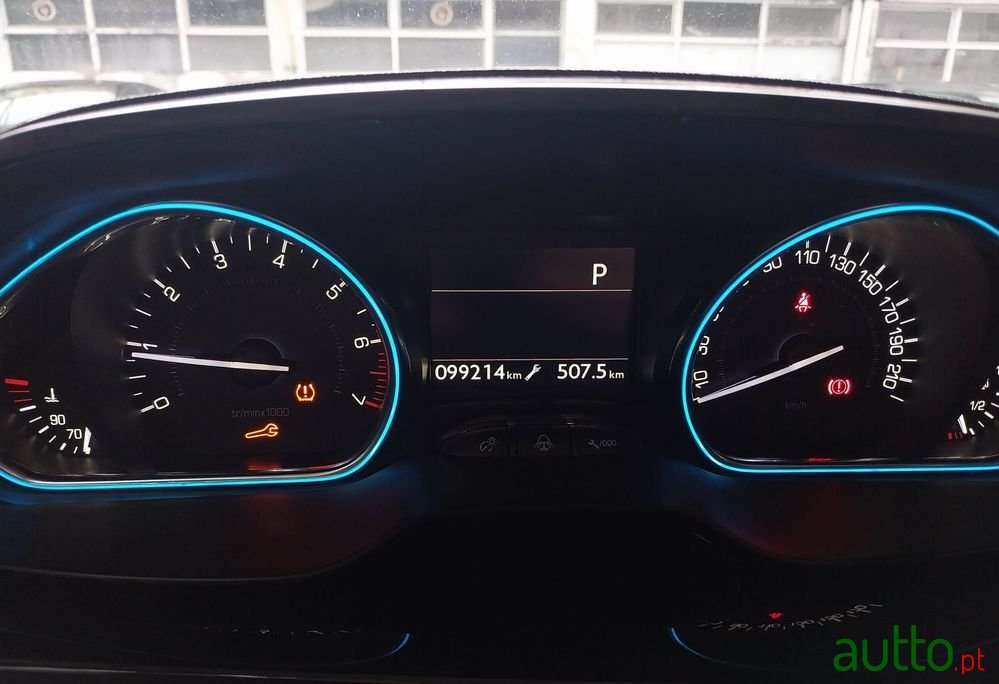 2018' Peugeot 2008 photo #6