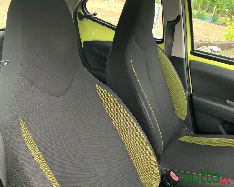 2016' Toyota Aygo 1.0 X-Cite photo #6