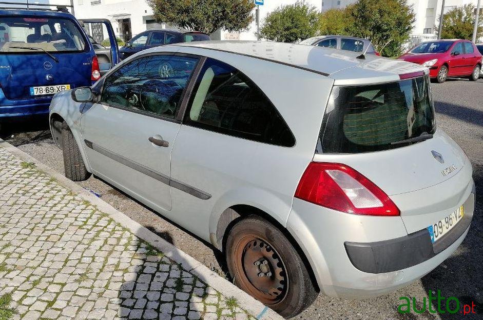 2004' Renault Megane photo #1