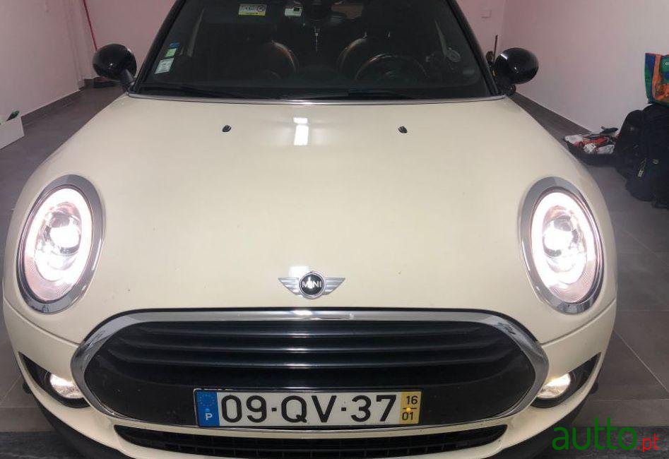2016' MINI Clubman Cooper D Auto photo #3