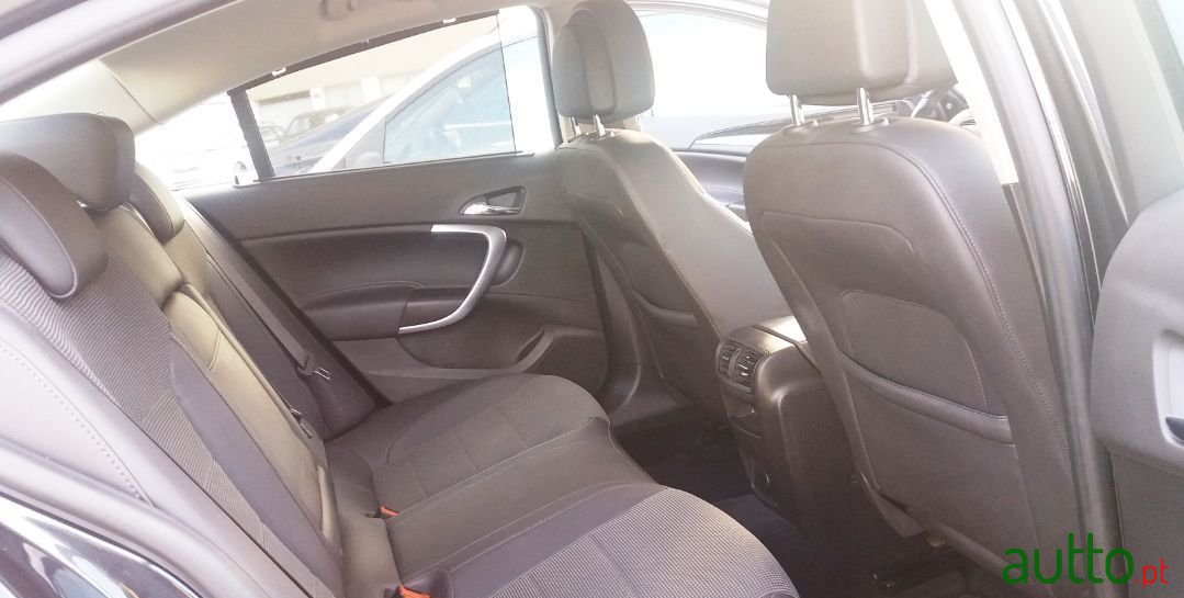 2010' Opel Insignia photo #6