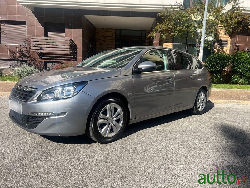 2015' Peugeot 308 1.6 Bluehdi Active photo #2