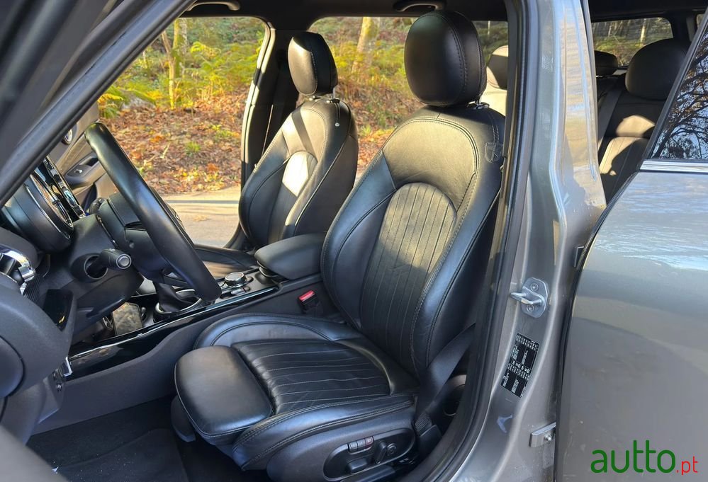 2017' MINI Clubman Cooper Sd photo #2