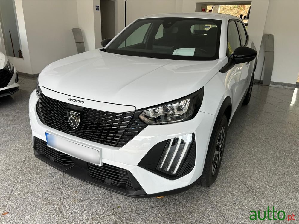 2024' Peugeot 2008 photo #2