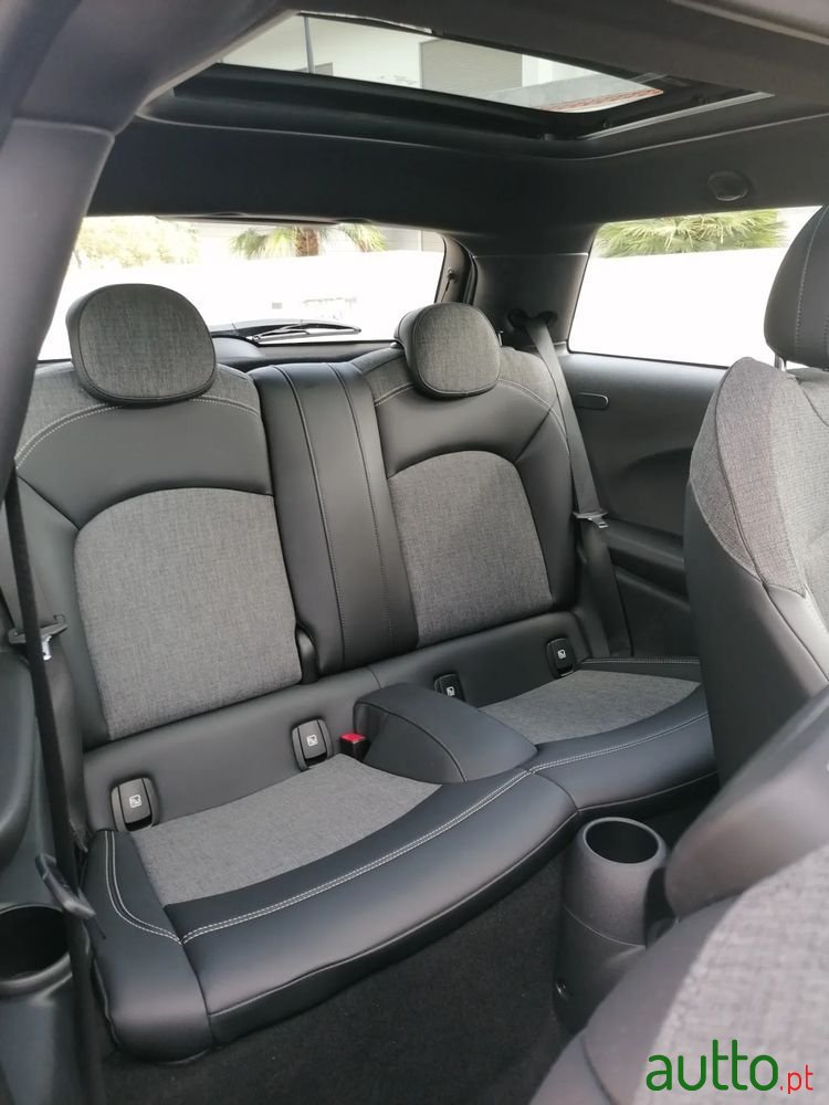 2020' MINI Cooper Se Collection photo #6