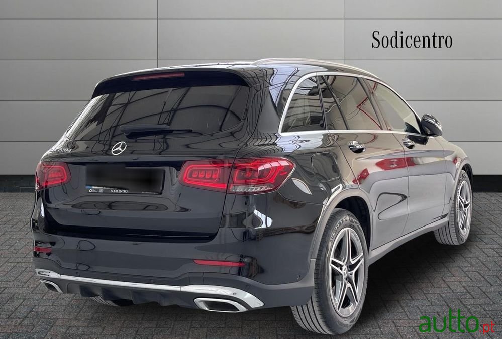 2020' Mercedes-Benz Classe Glc D 4Matic Edition photo #4