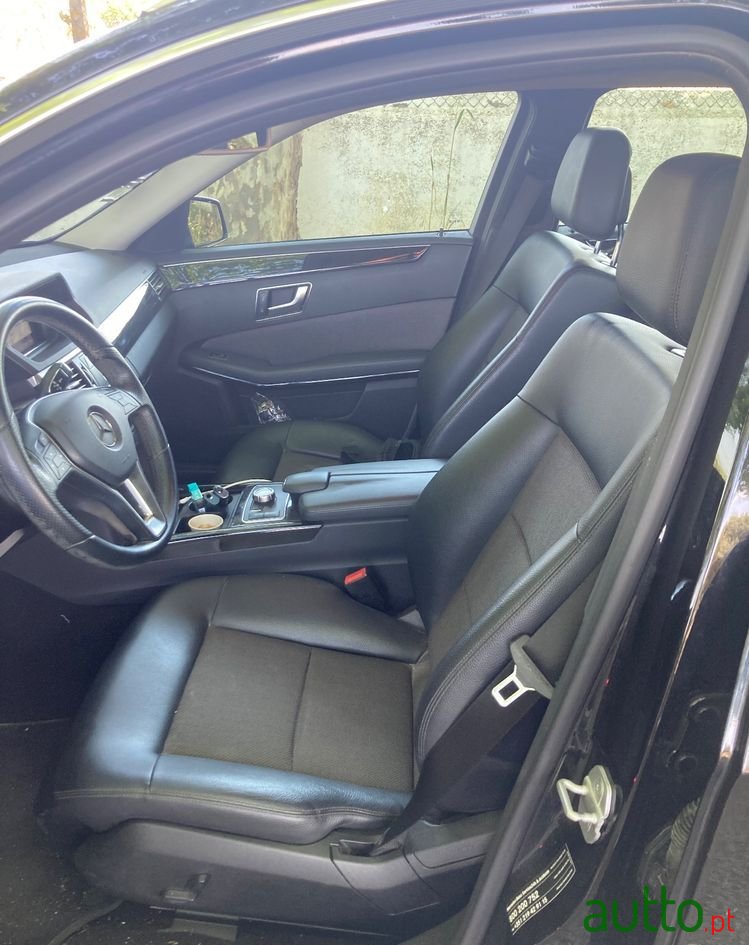 2012' Mercedes-Benz E 300 photo #5