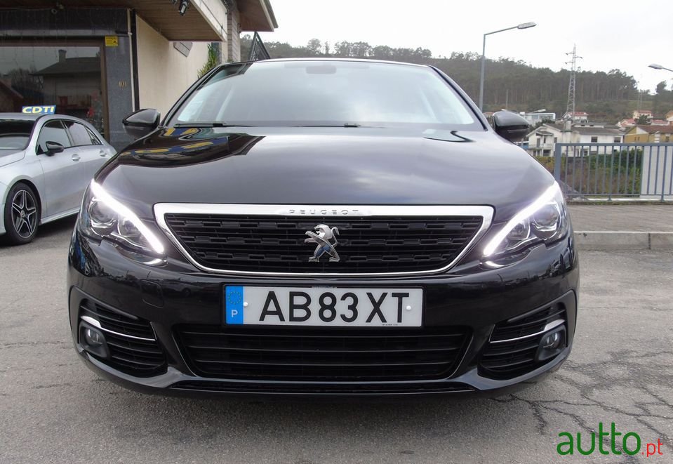 2020' Peugeot 308 photo #2