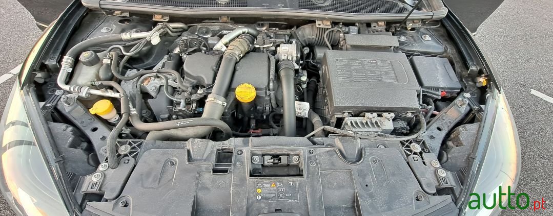 2015' Renault Megane Sport Tourer photo #2