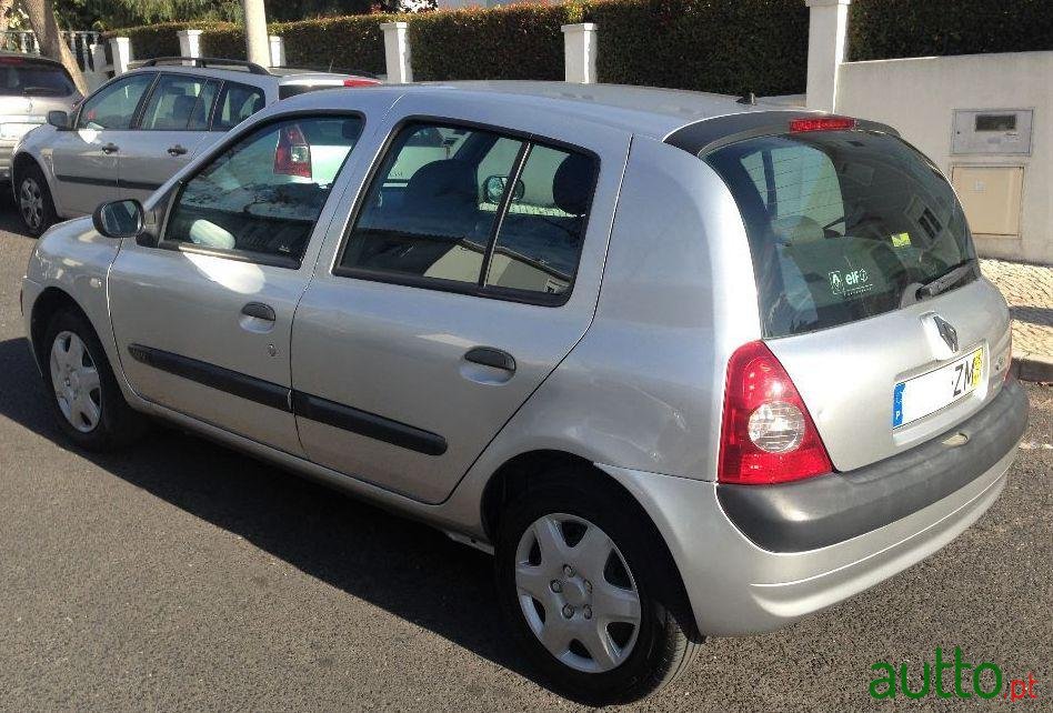 2005' Renault Clio 1.2 Ac photo #1