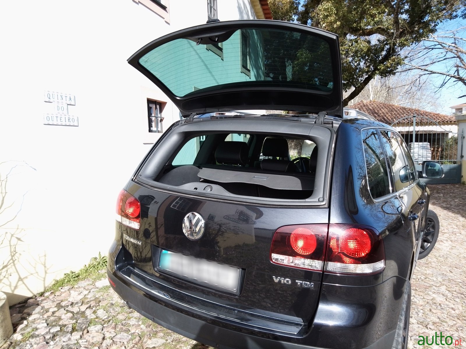 2007' Volkswagen Touareg Car with Android and Carplay photo #2