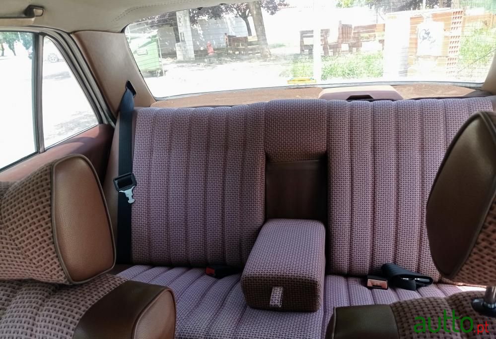 1982' Mercedes-Benz 200 photo #6