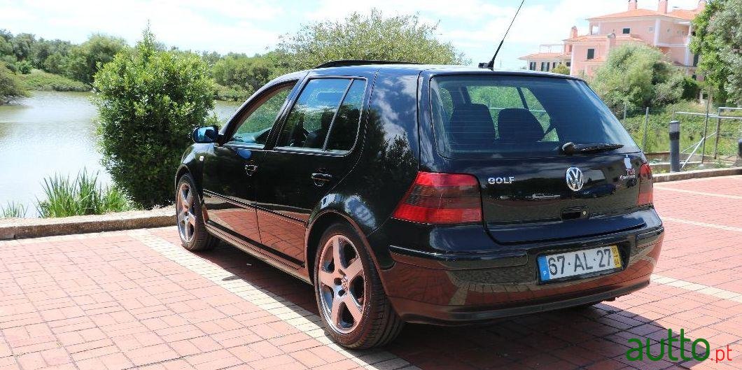 2001' Volkswagen Golf photo #2