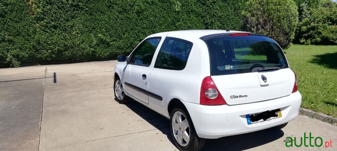 2008' Renault Clio photo #2