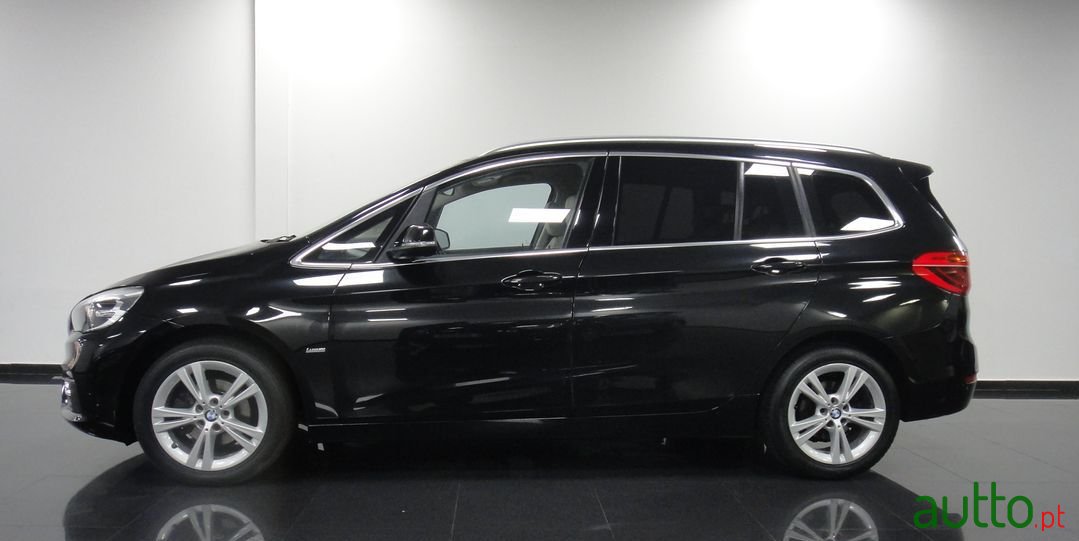 2016' BMW 216 Gran Tourer photo #6