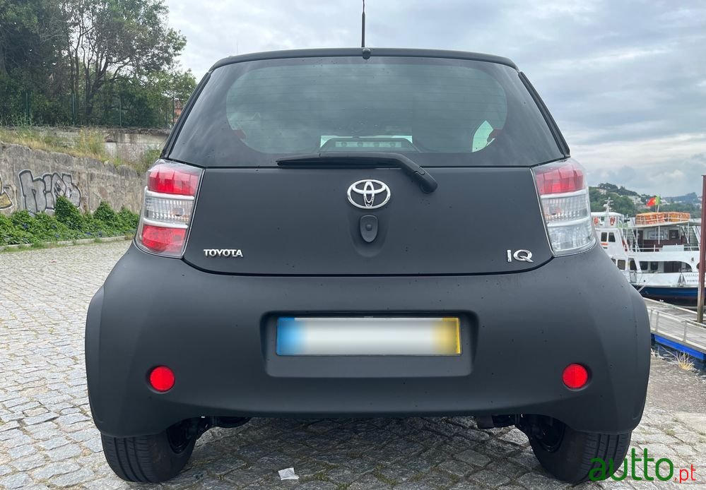 2009' Toyota iQ photo #6