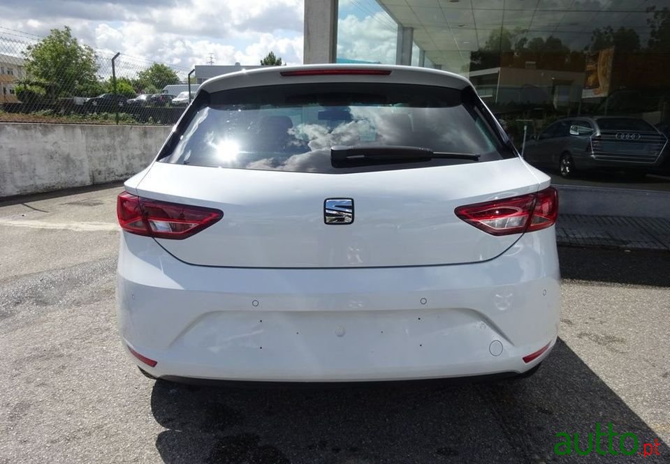 2014' SEAT Leon photo #5