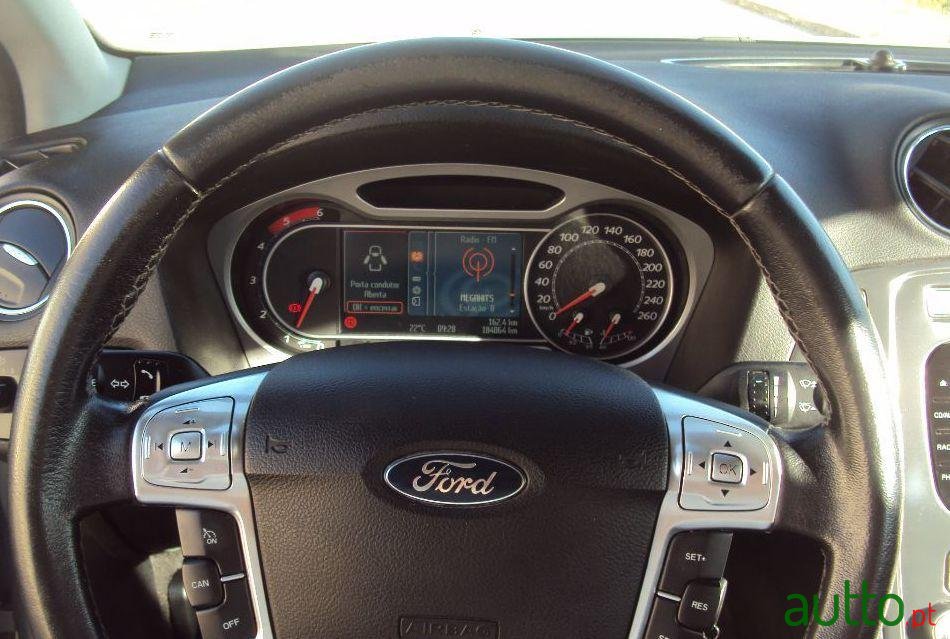 2008' Ford Mondeo Sw photo #2