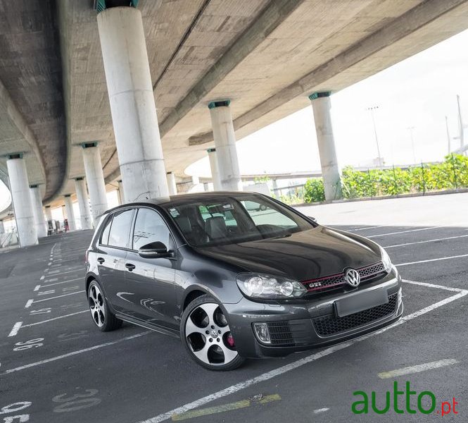 2011' Volkswagen Golf photo #6