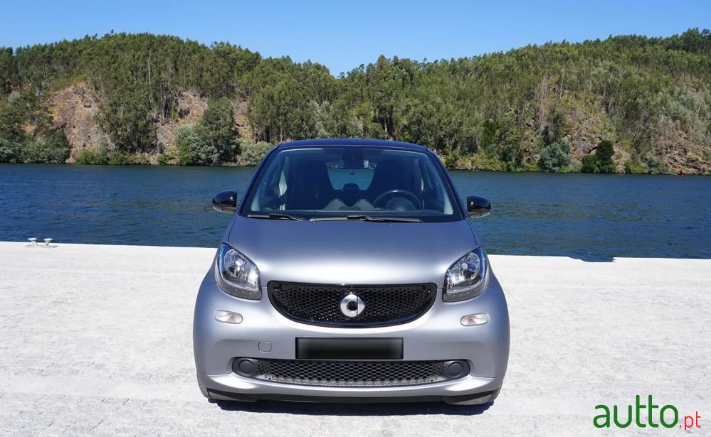 2016' Smart Fortwo Passion photo #2