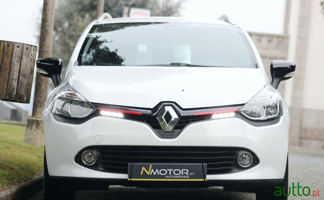 2017' Renault Clio Sport Tourer photo #3