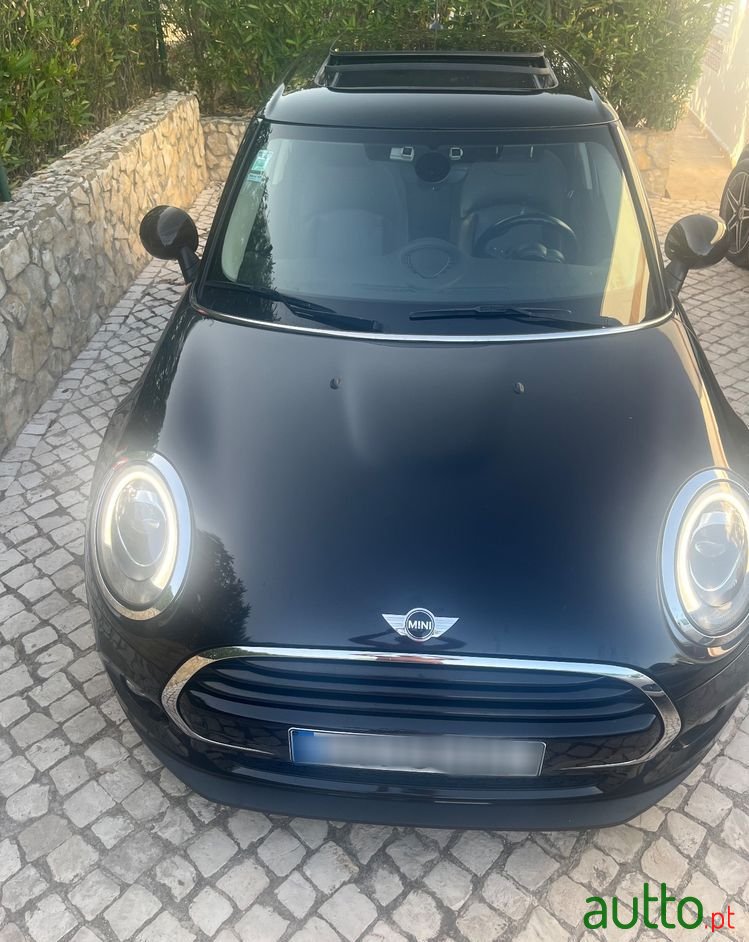 2016' MINI Cooper D 5 Portas photo #1