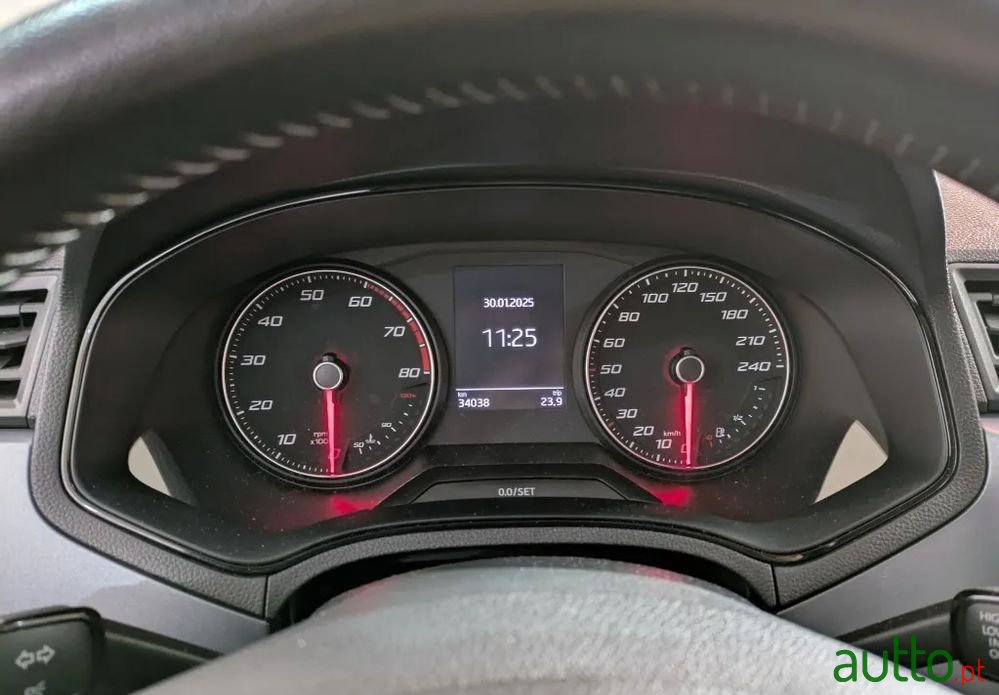 2020' SEAT Arona 1.0 Tsi Style photo #4